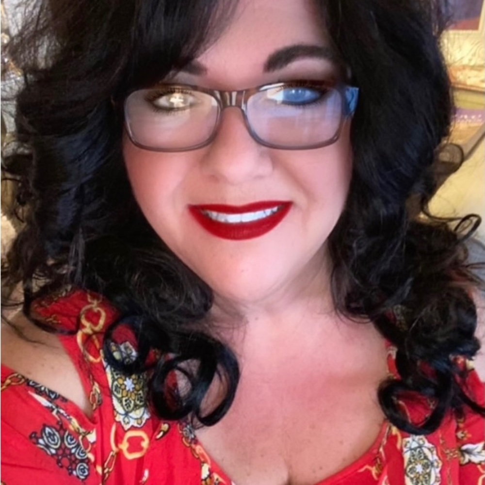 Meet your Posher, Lisa